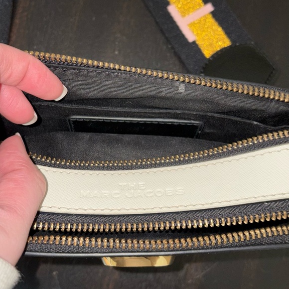 Marc Jacob’s Black Crossbody Bag - Picture 9 of 9